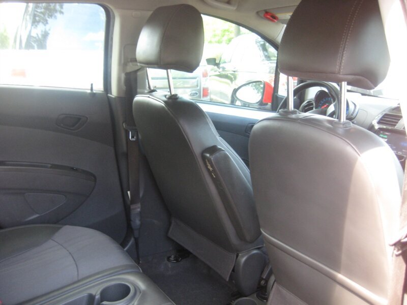 Used 2014 Chevrolet Spark LT image 9