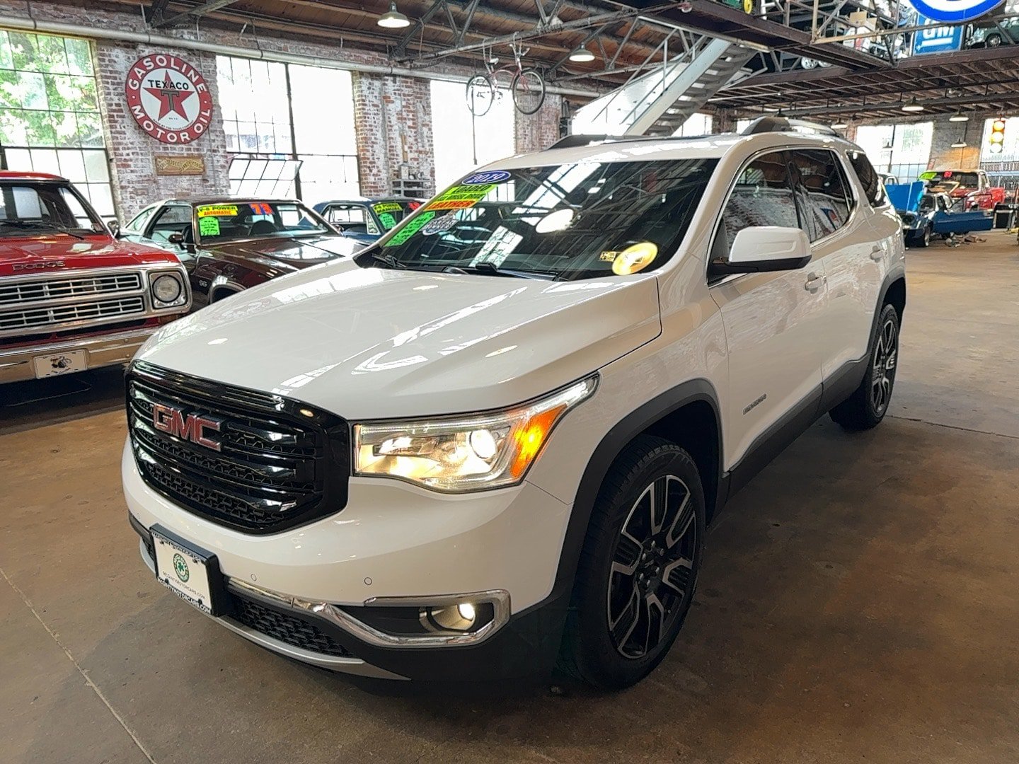 Used 2019 GMC Acadia SLT w/ LPO, Black Accent Package AWD/4WD image 6