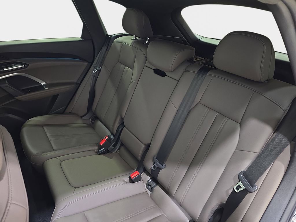 Certified 2025 Audi Q5 Premium w/ Convenience Package image 14