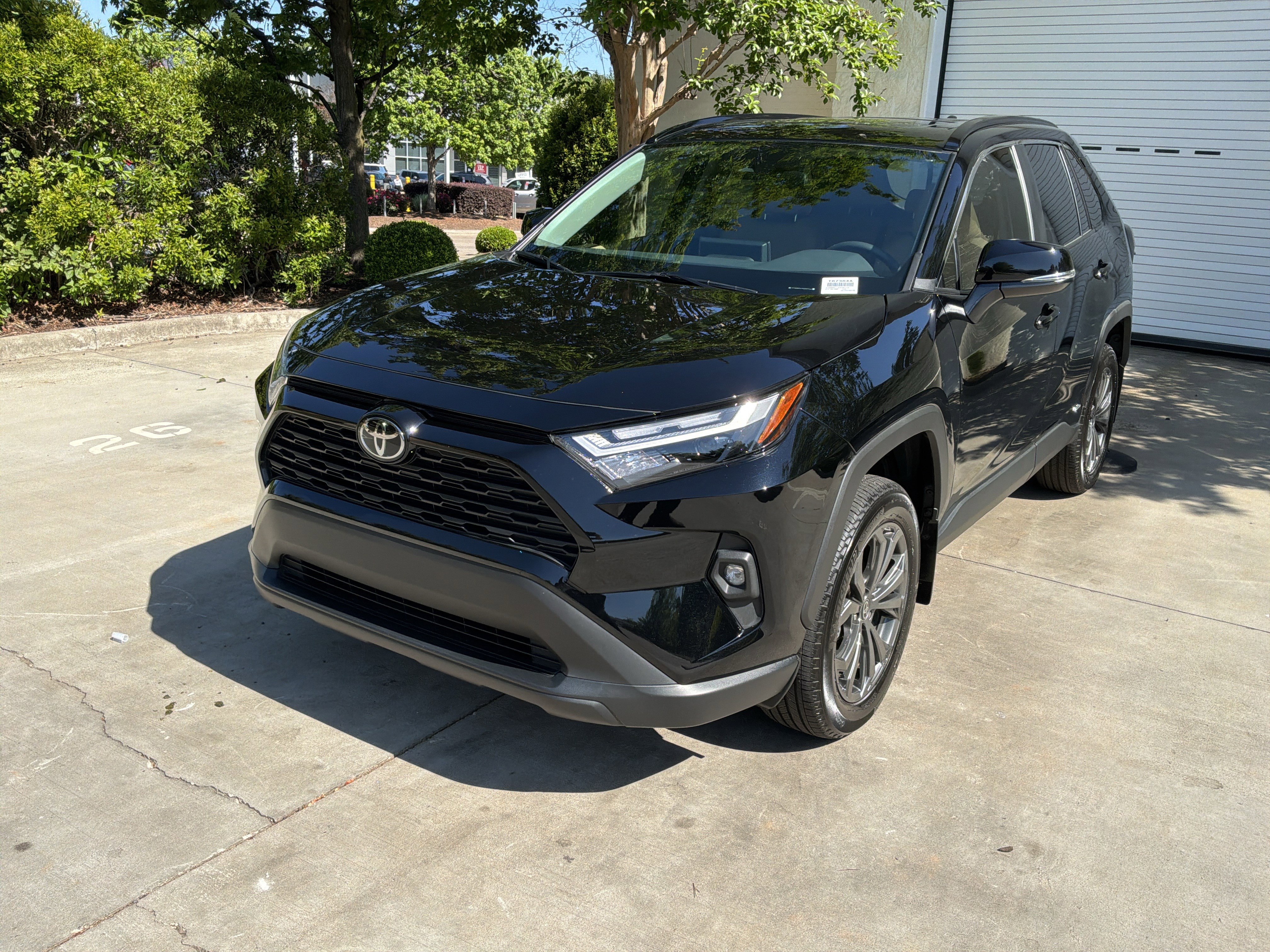 Used 2025 Toyota RAV4 XLE Premium AWD/4WD image 5