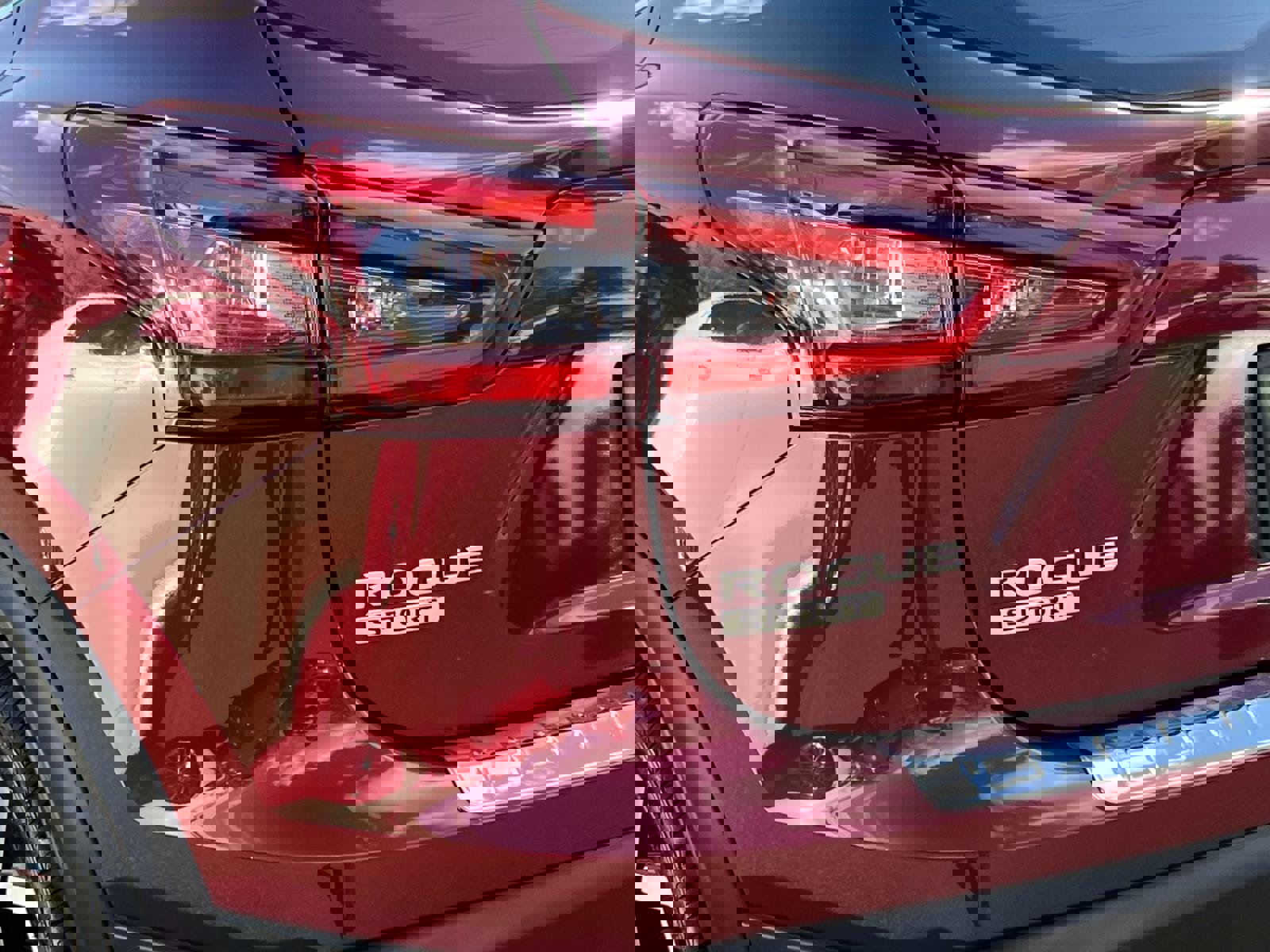 Used 2022 Nissan Rogue Sport SL w/ Premium Package image 8