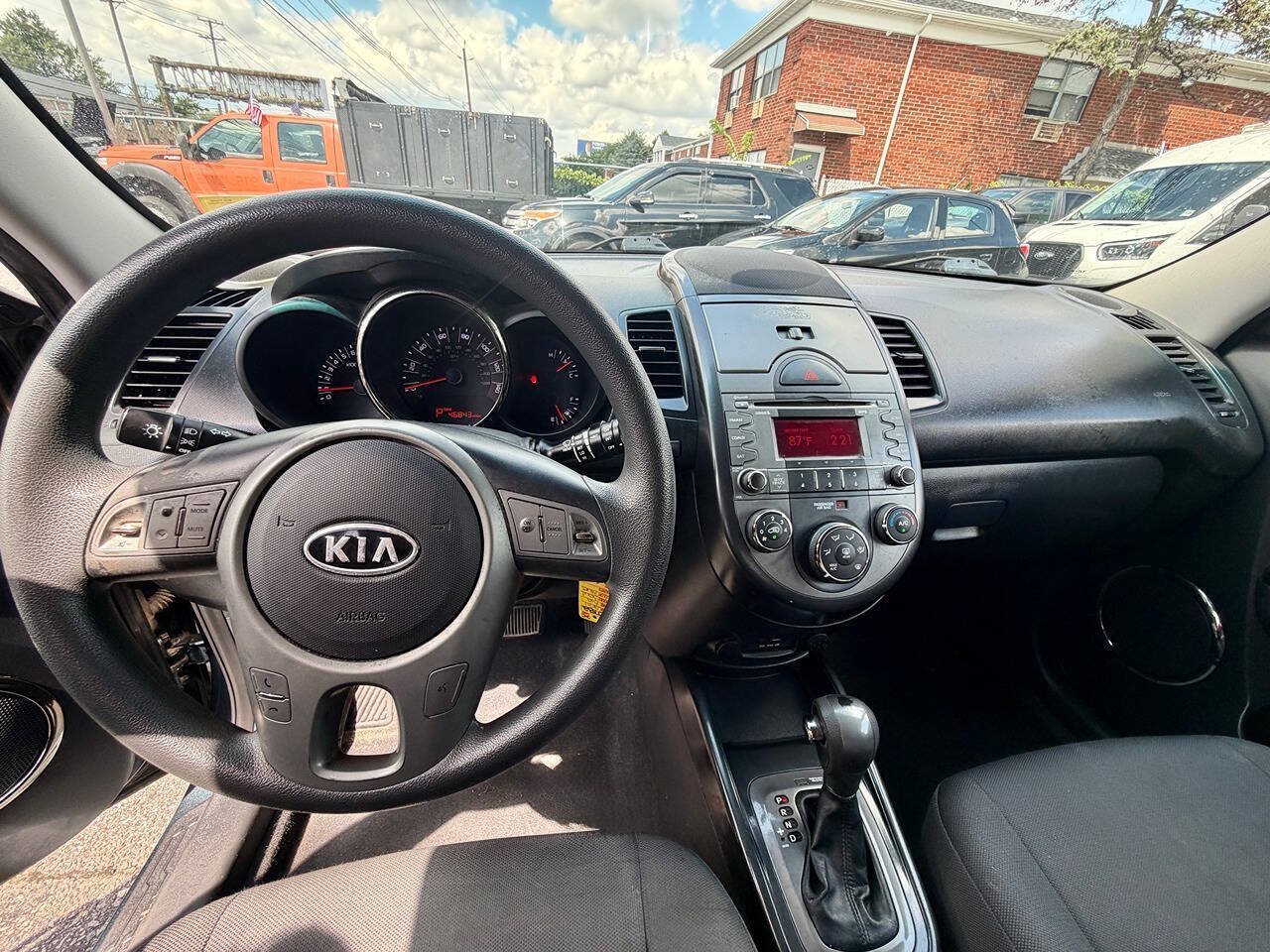 Used 2011 Kia Soul + w/ Audio Pkg FWD image 16