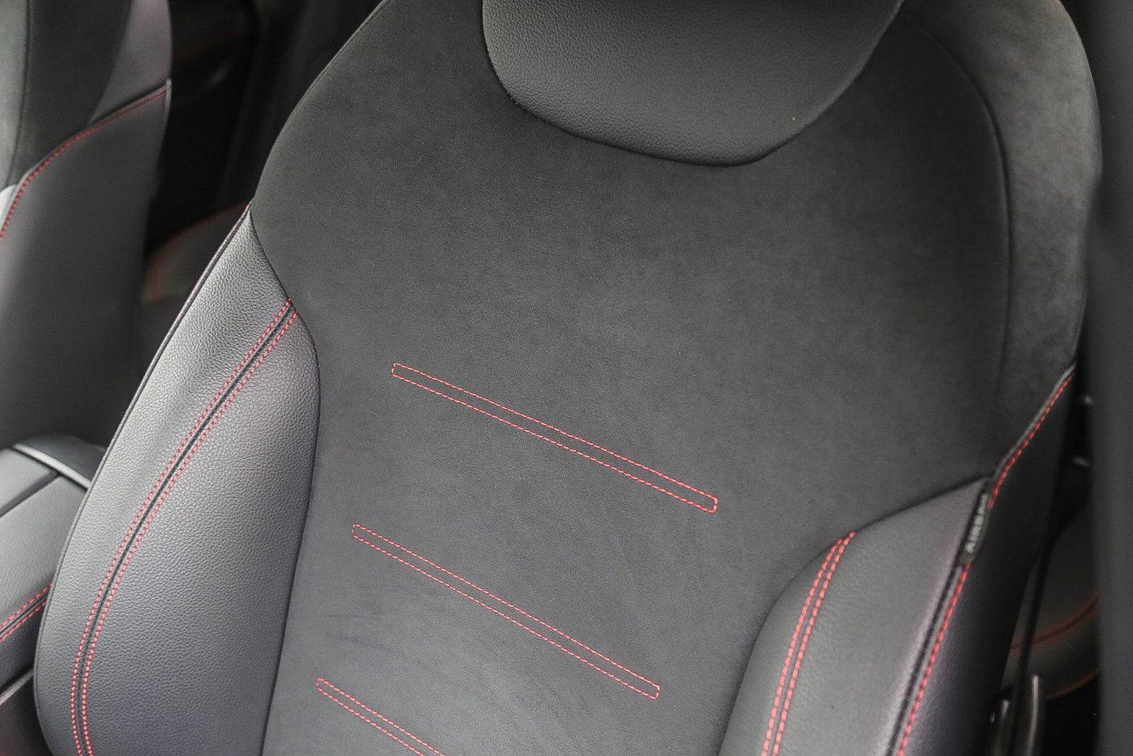 Certified 2025 Mercedes-Benz GLA 250 4MATIC image 23