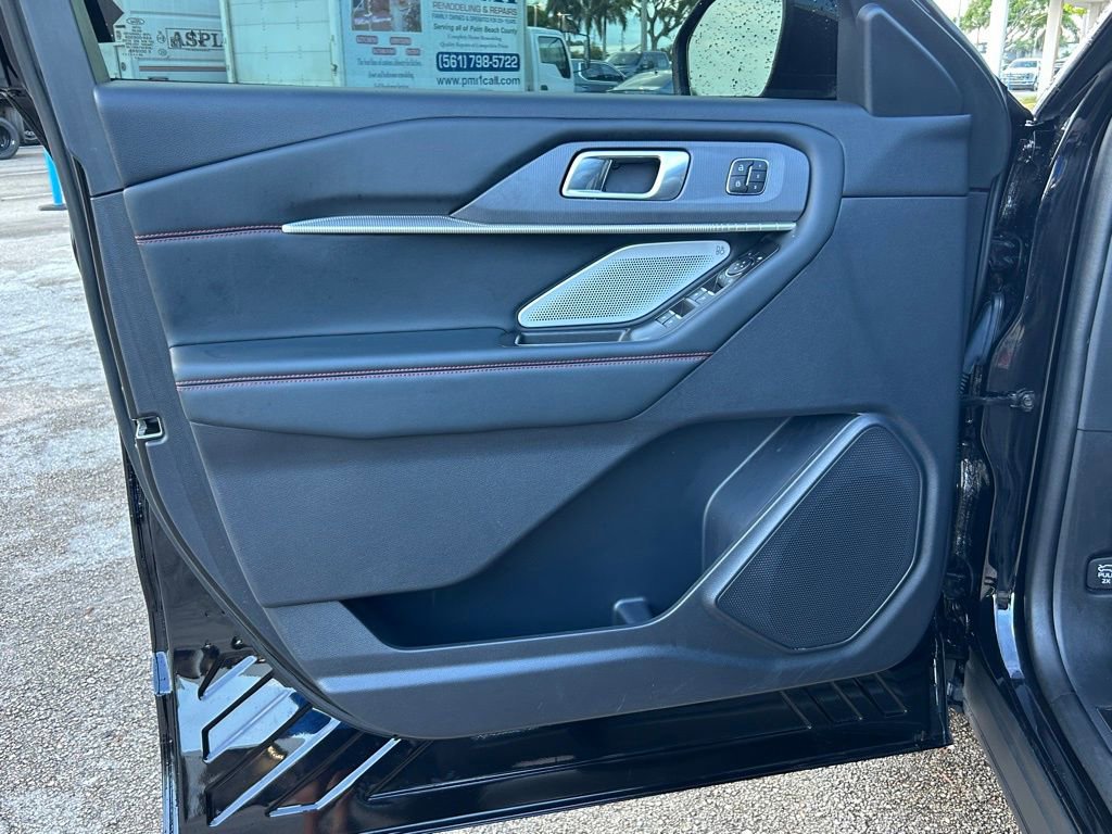 Used 2025 Ford Explorer ST image 40
