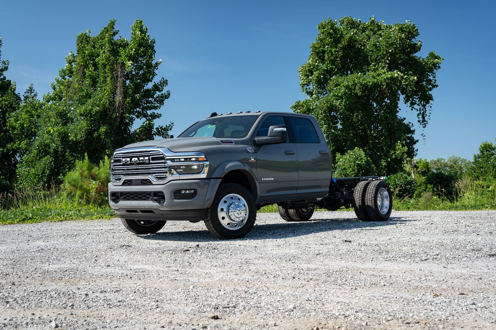 New 2026 RAM 4500 4x4 Crew Cab DRW w/ Laramie Trim Package