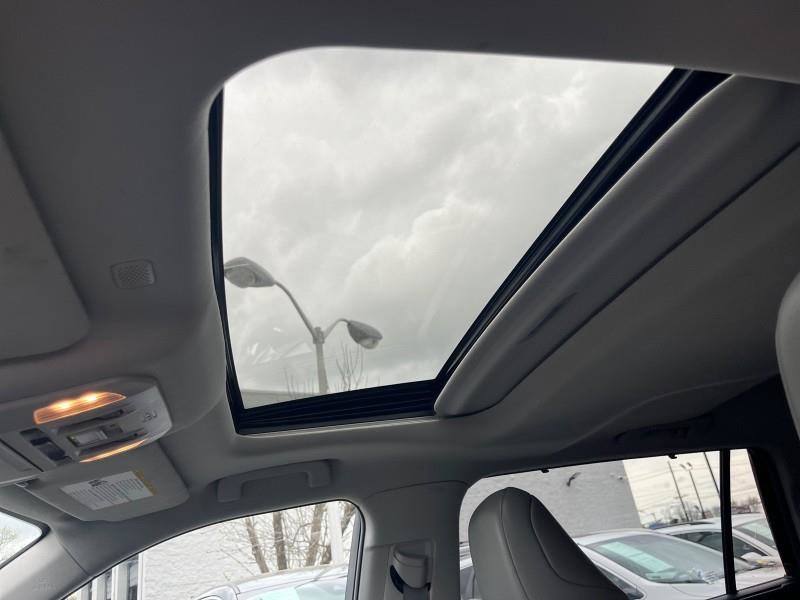 Used 2021 Toyota Highlander XLE image 11