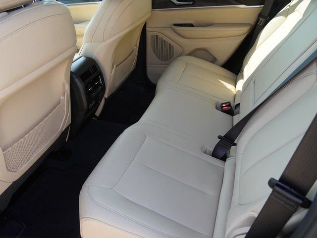 Certified 2023 Jeep Grand Cherokee Limited AWD/4WD image 13