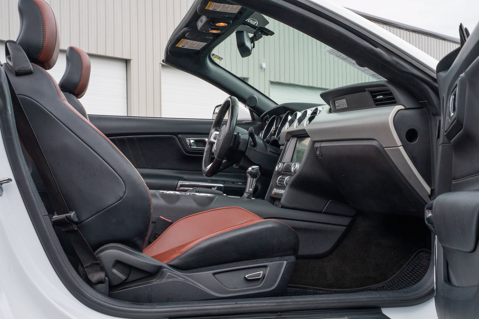 Used 2016 Ford Mustang Premium RWD image 15