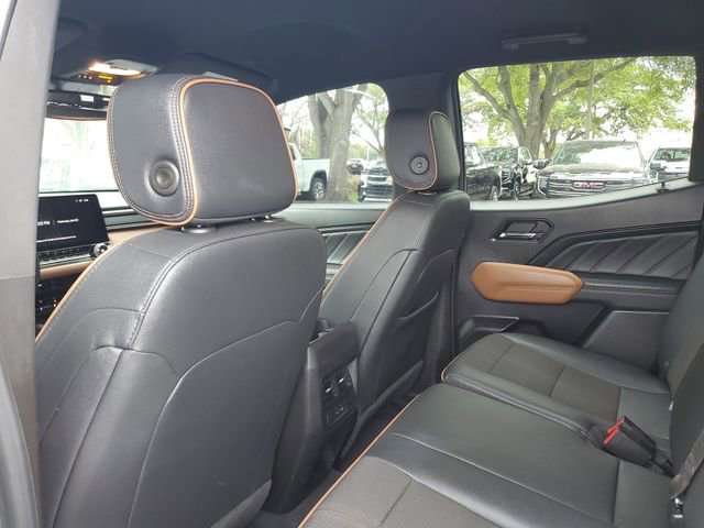 Used 2025 GMC Canyon AT4 w/ Nightfall Edition AWD/4WD image 9