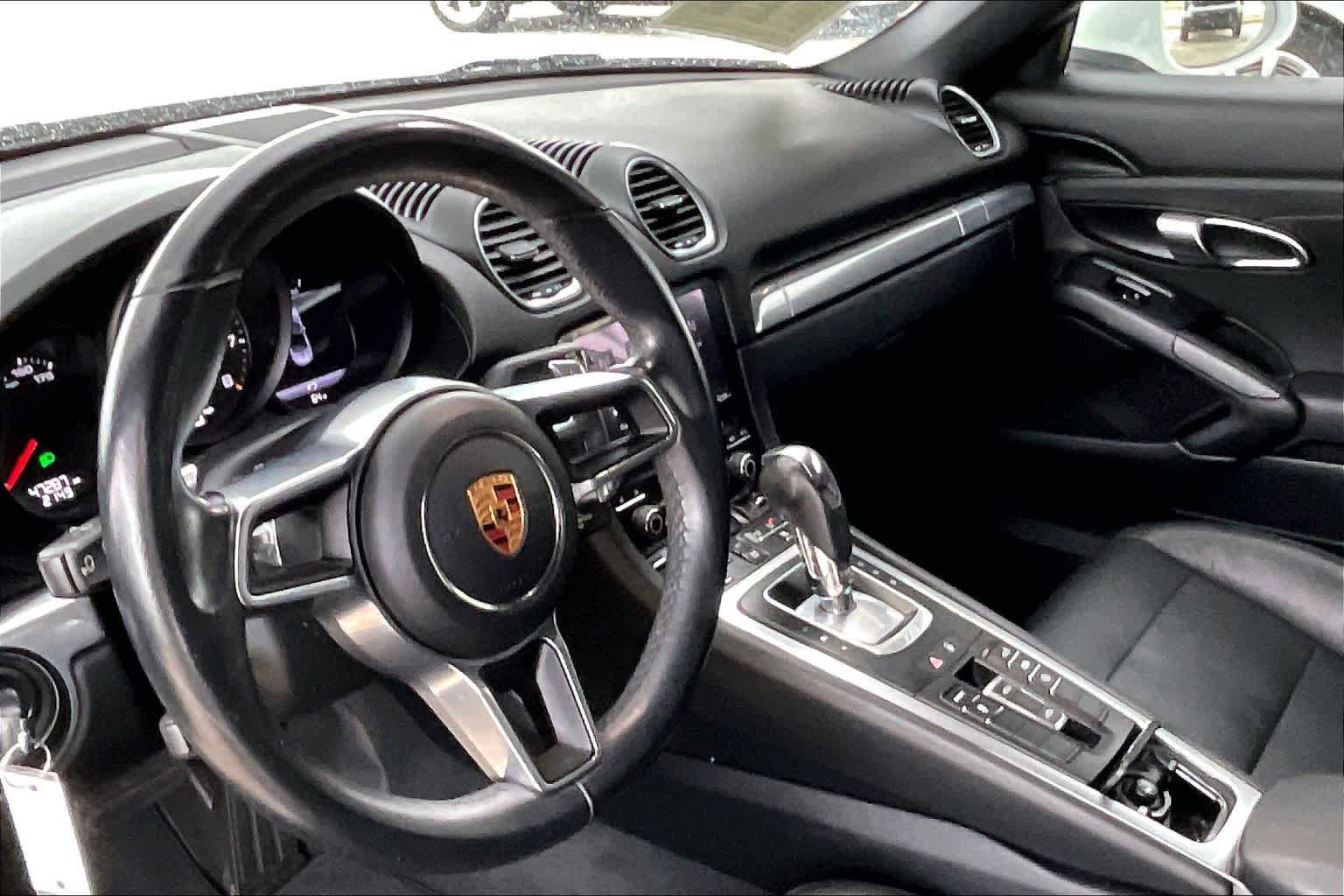 Used 2019 Porsche 718 Boxster RWD image 6