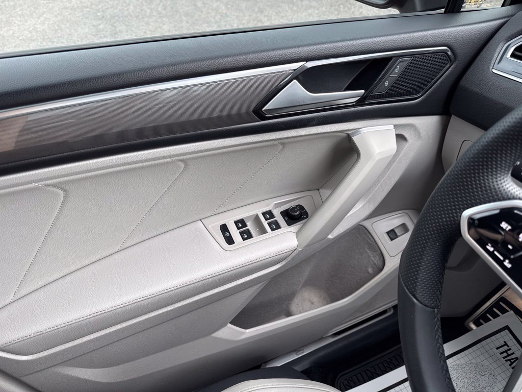 Certified 2024 Volkswagen Tiguan SE R-Line FWD image 18
