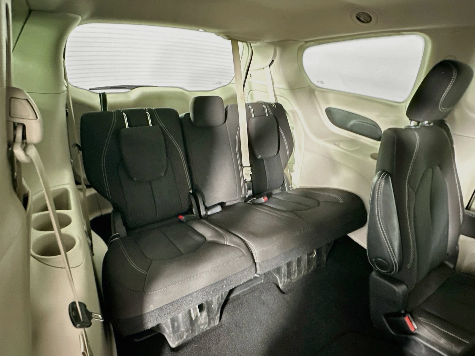 Used 2023 Chrysler Voyager LX FWD image 26