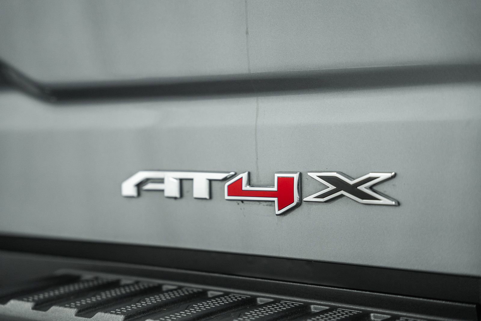 Used 2023 GMC Sierra 1500 AT4X image 22