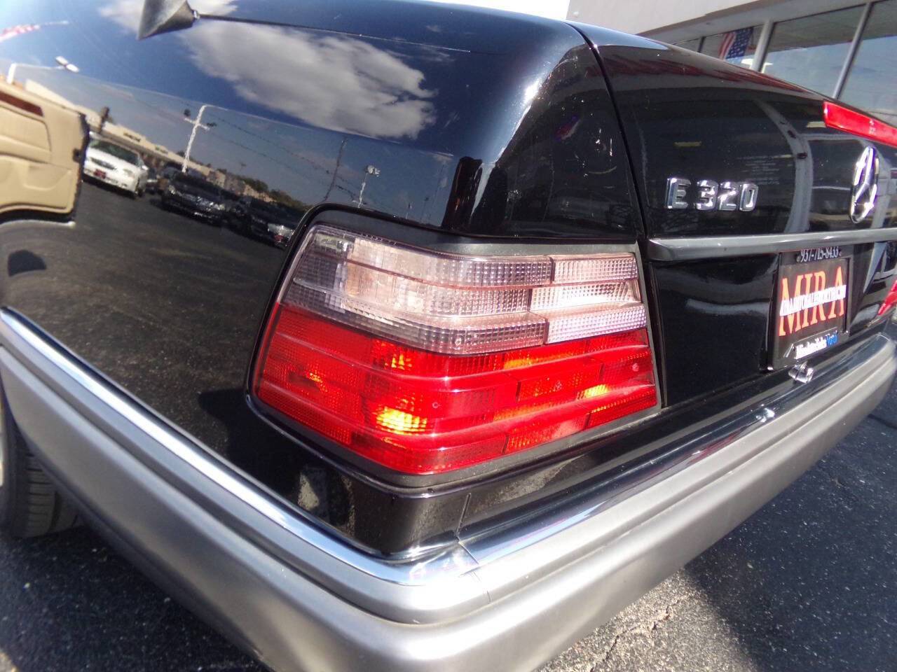 Used 1994 Mercedes-Benz E 320 Convertible image 35