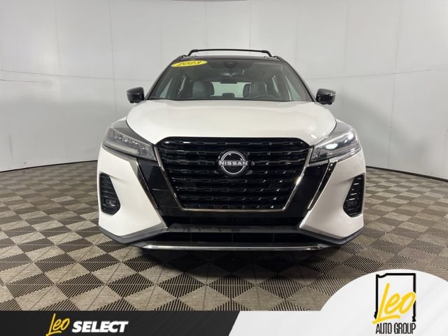 Used 2023 Nissan Kicks SR w/ SR Premium Package FWD image 2