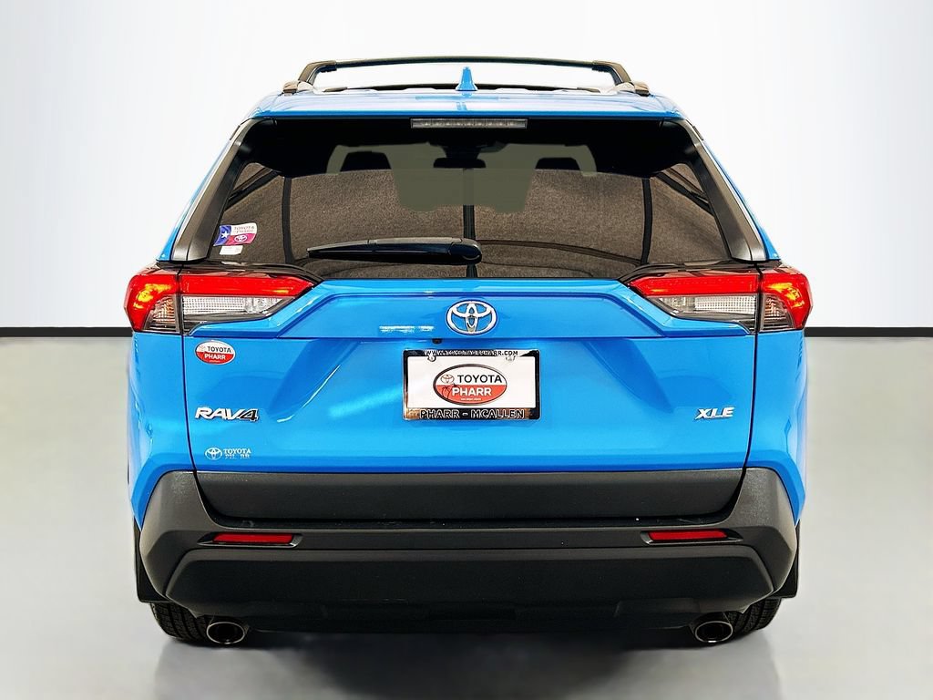 Used 2021 Toyota RAV4 XLE Premium FWD image 5
