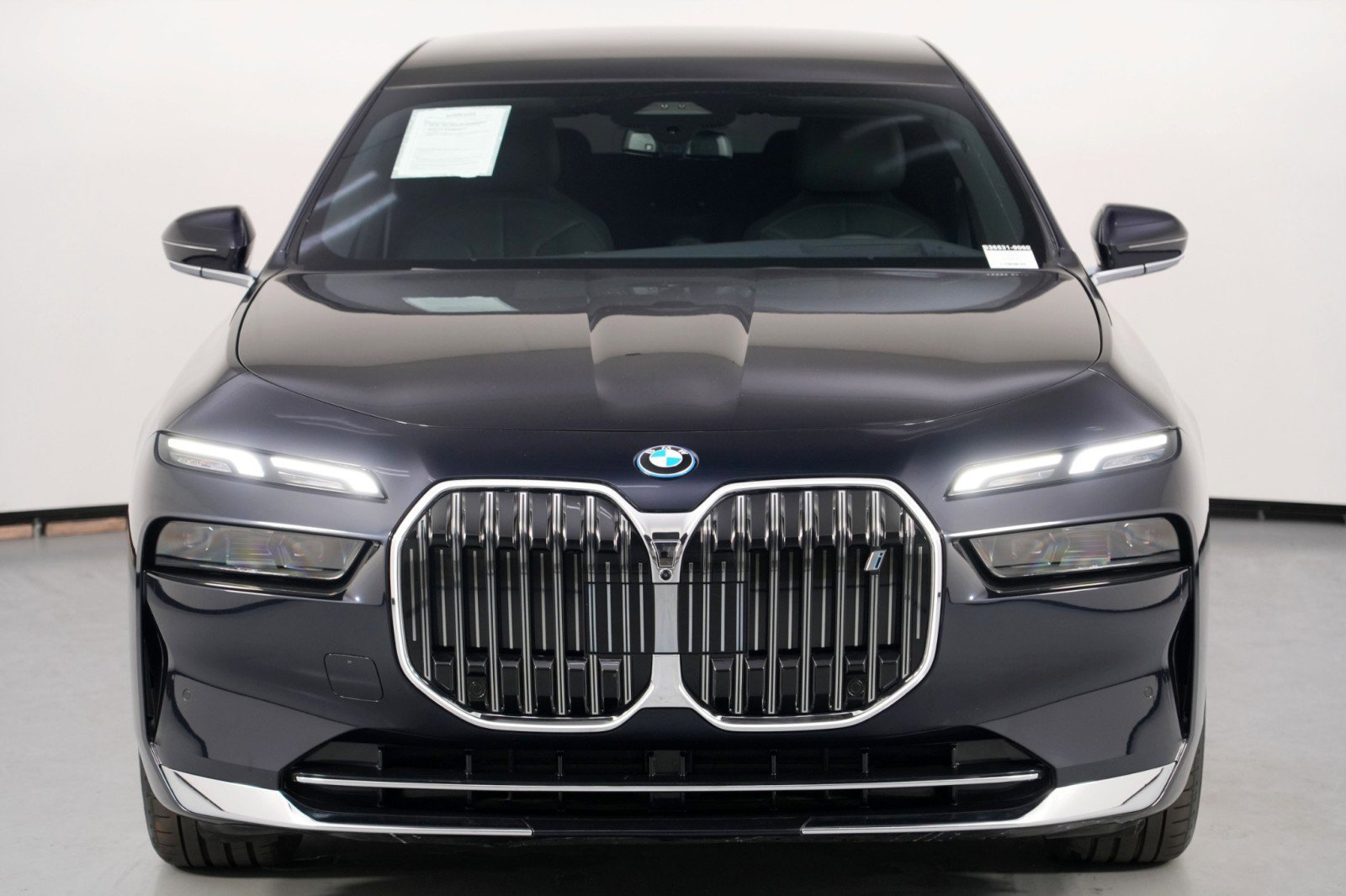 Used 2024 BMW i7 eDrive50 w/ Premium Package image 57