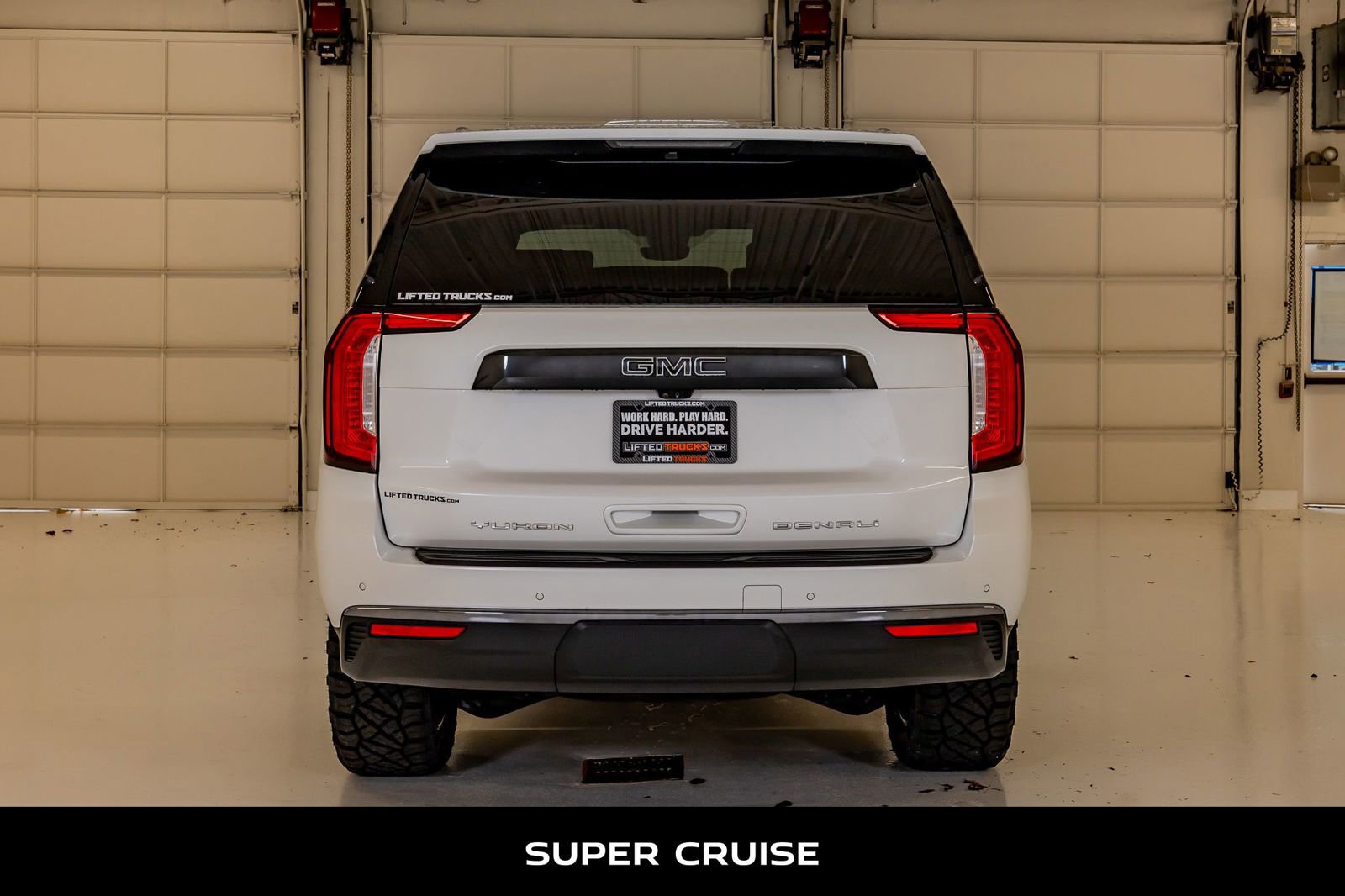 Used 2024 GMC Yukon Denali Ultimate AWD/4WD image 8