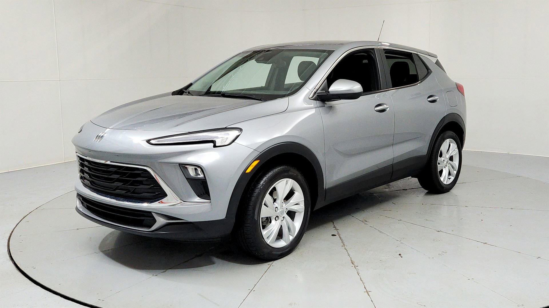Used 2024 Buick Encore GX Preferred AWD/4WD image 1