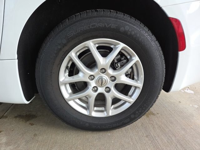 Used 2023 Chrysler Pacifica Touring-L FWD image 61