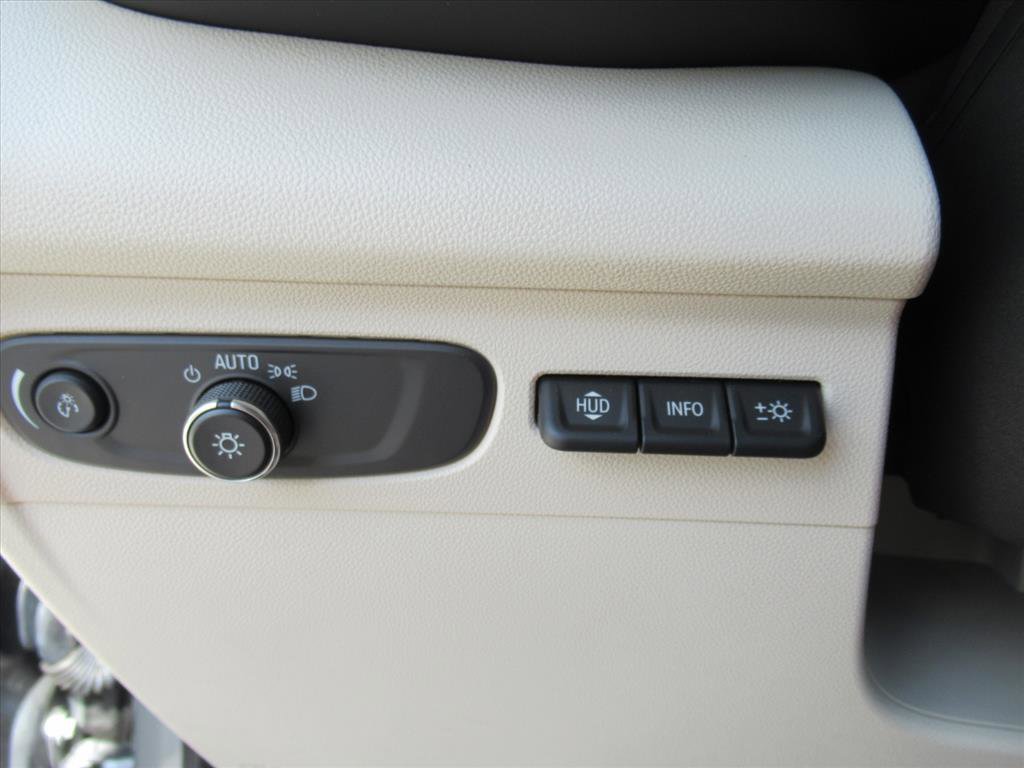 Used 2023 Buick Envision Avenir image 25