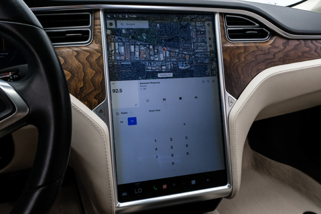 Used 2018 Tesla Model S 75D AWD/4WD image 27