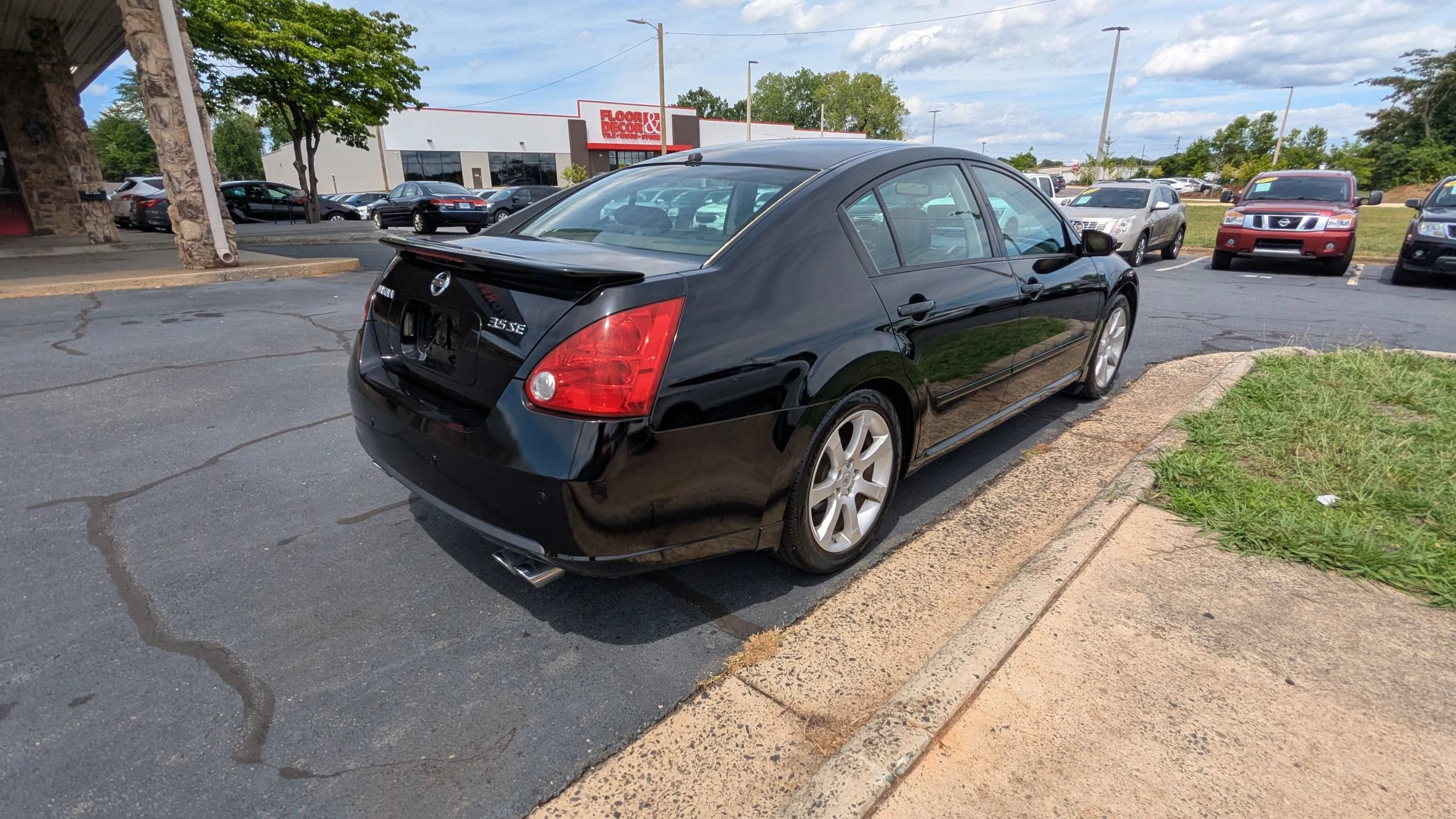 Used 2007 Nissan Maxima 3.5 SE w/ Driver Preferred Pkg FWD image 7