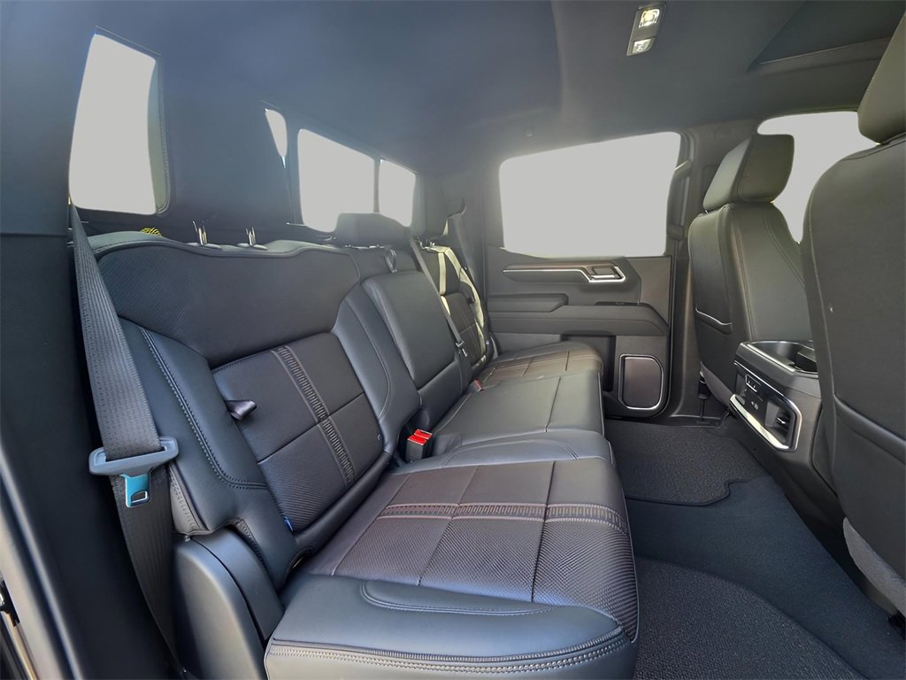 New 2026 Chevrolet Silverado 1500 High Country w/ Midnight Edition image 9