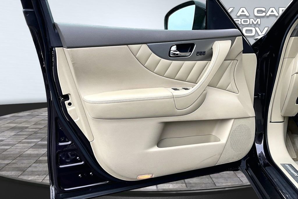 Used 2013 INFINITI FX37 AWD w/ Premium Pkg image 23