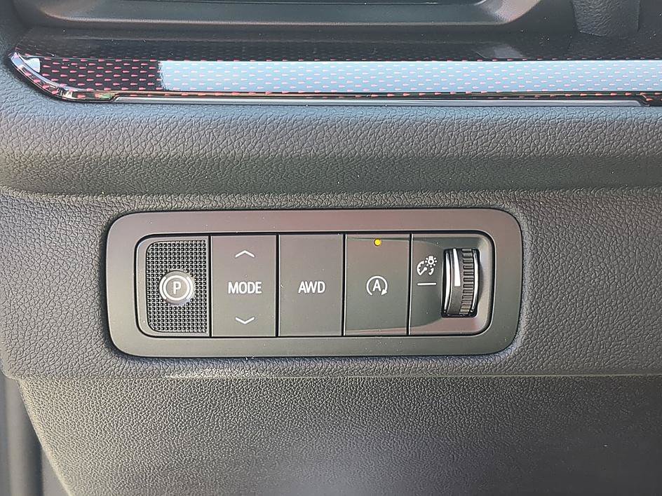 New 2027 Chevrolet Traverse RS AWD/4WD image 21