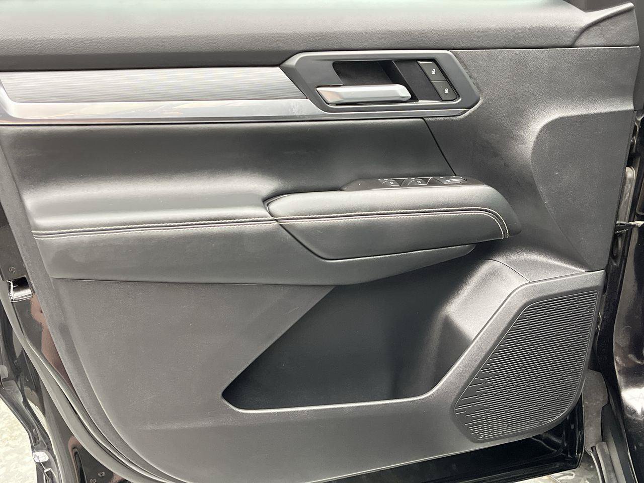 Certified 2025 GMC Terrain Elevation AWD/4WD image 6