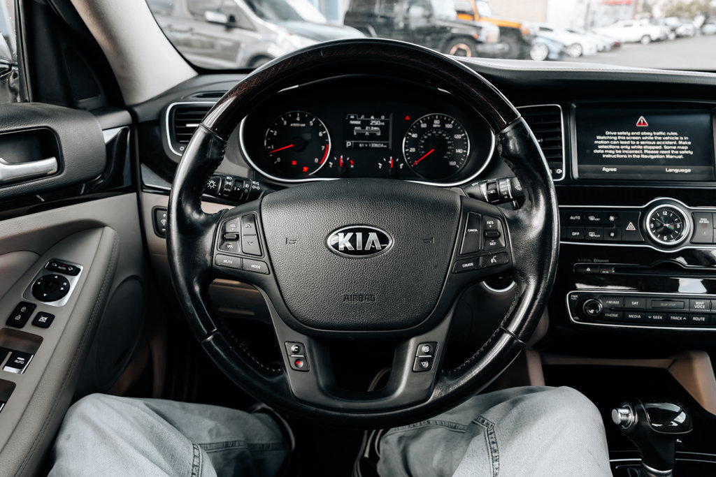 Used 2014 Kia Cadenza Premium FWD image 21