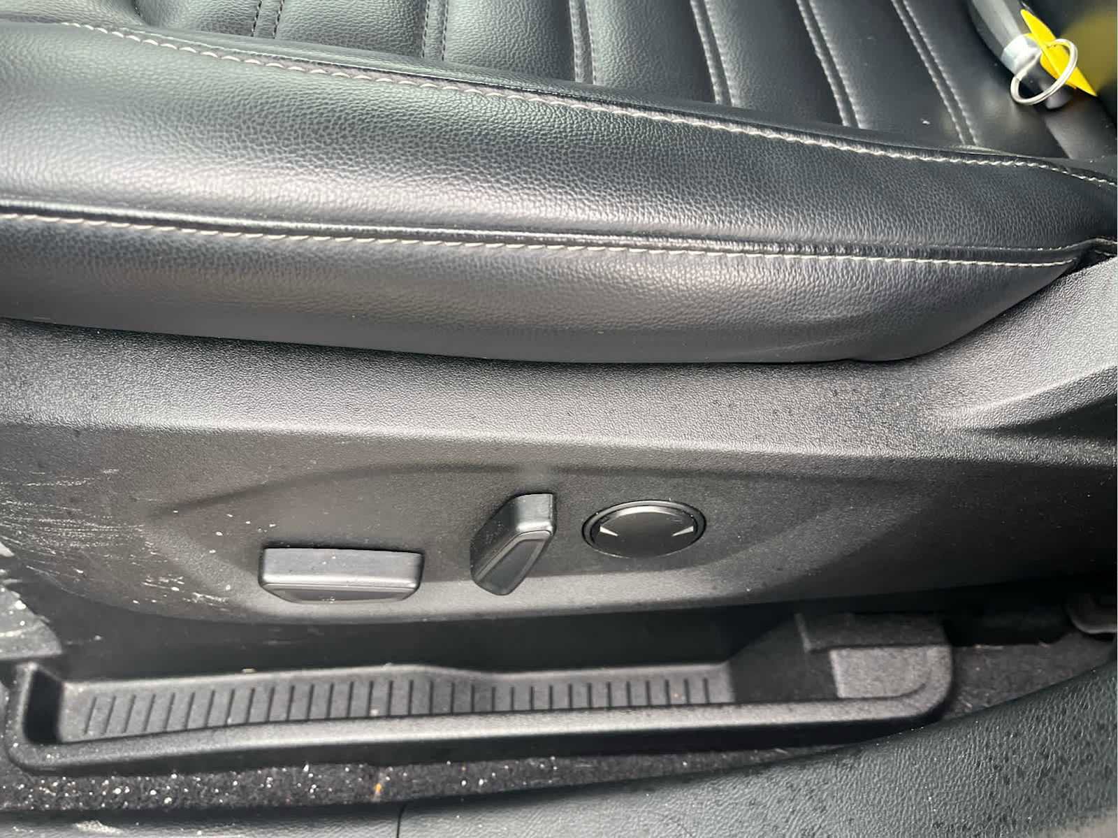 Used 2024 Ford Edge SEL w/ Convenience Package image 25