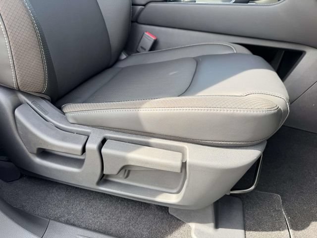 New 2026 Nissan Pathfinder SL w/ SL Premium Package AWD/4WD image 9