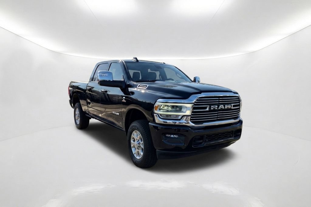 Used 2024 RAM 2500 Laramie AWD/4WD image 3