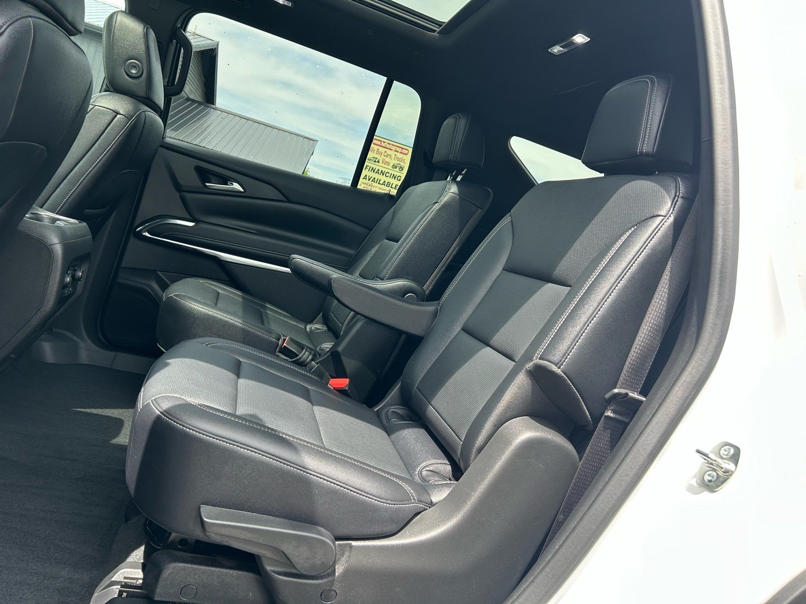 Used 2025 Chevrolet Traverse LT w/ Sun and Wheel Package AWD/4WD image 18