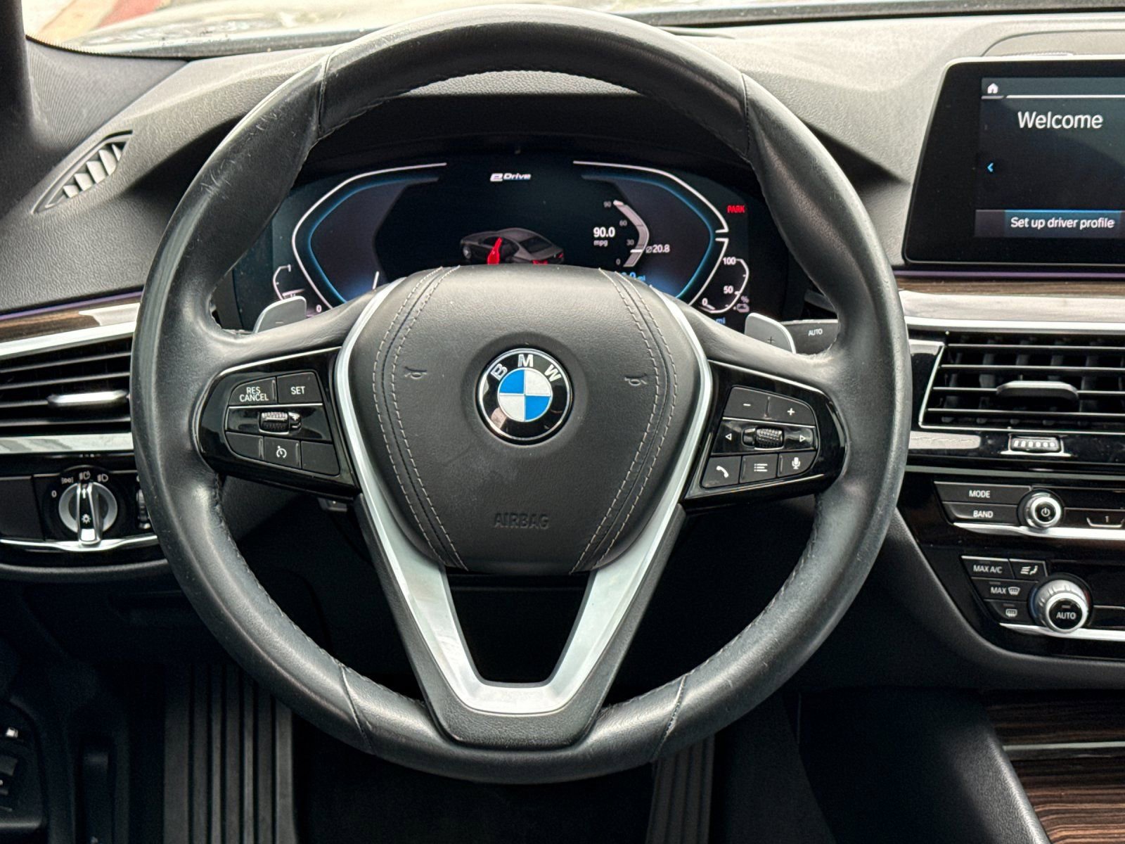 Used 2020 BMW 530e w/ Premium Package image 13