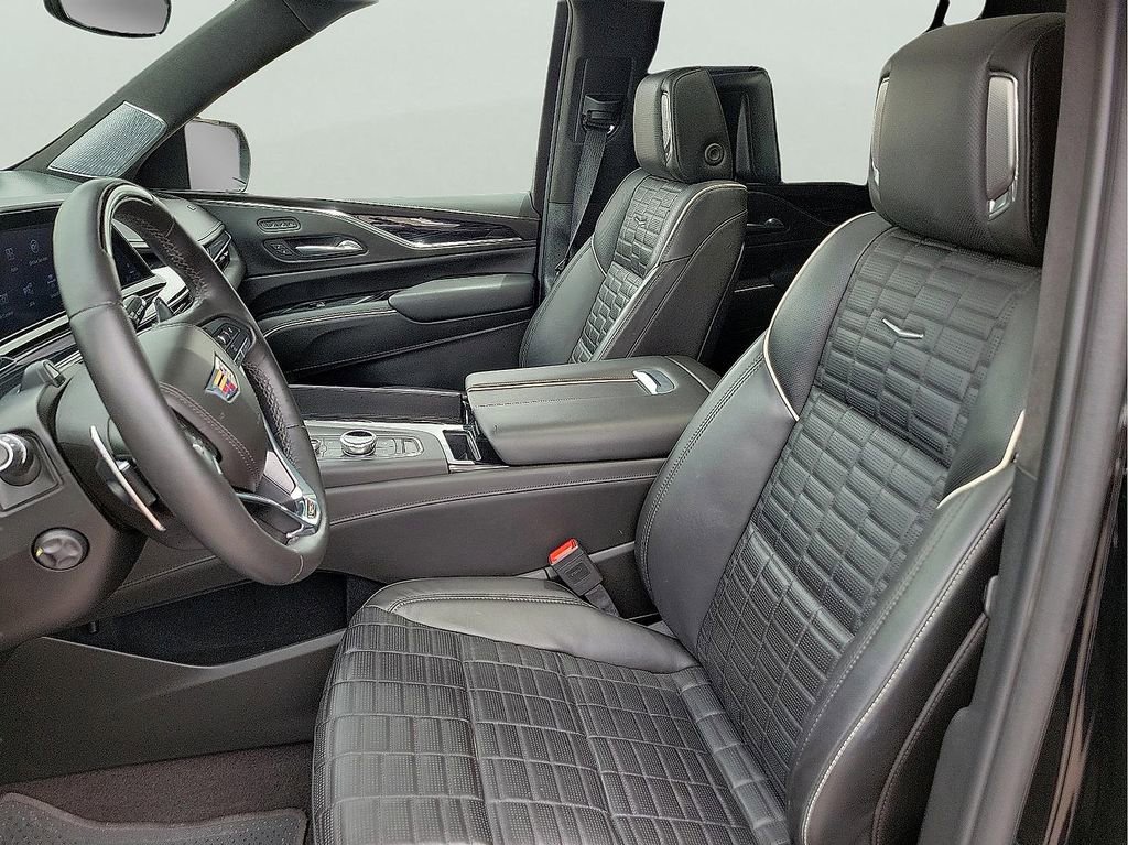 Used 2024 Cadillac Escalade ESV V AWD/4WD image 14