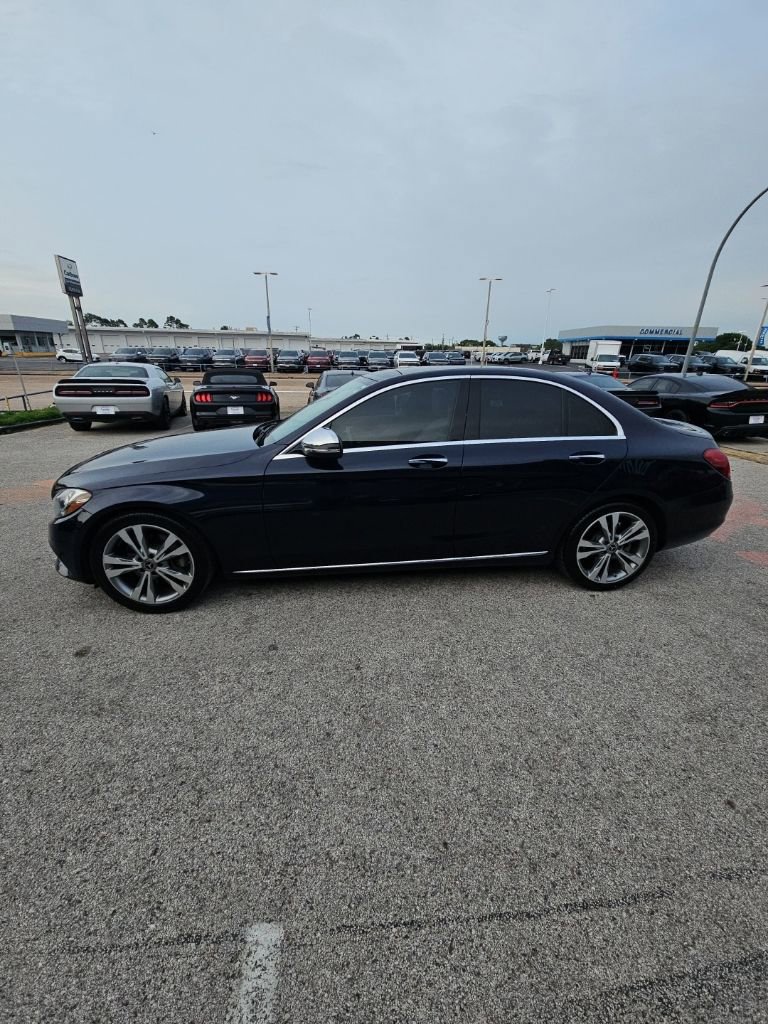 Used 2018 Mercedes-Benz C 300 Sedan image 4