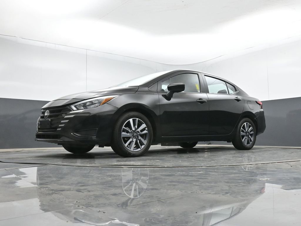 Used 2025 Nissan Versa SV image 33