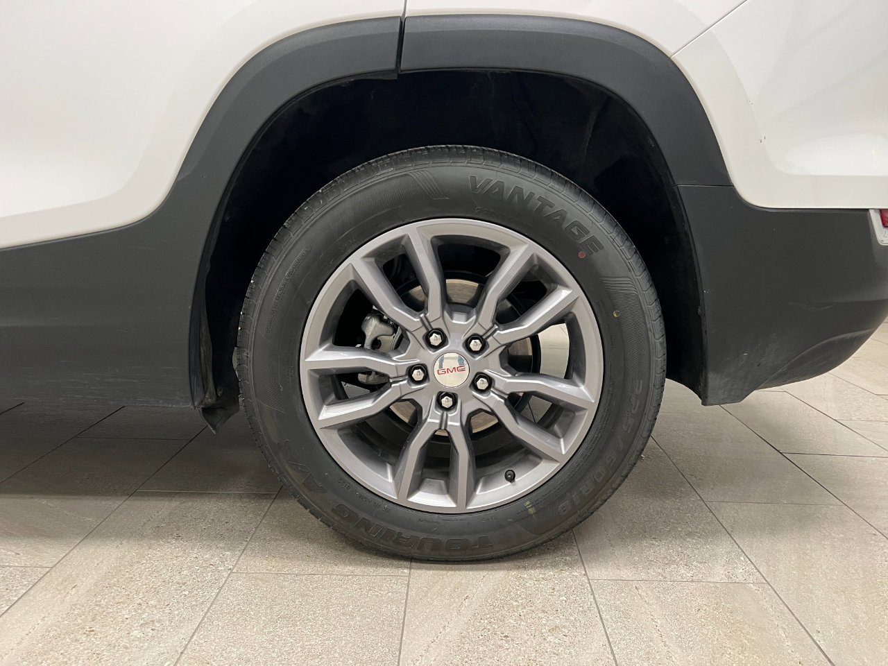 Used 2024 GMC Terrain SLT image 55