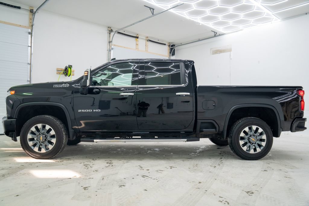 Used 2023 Chevrolet Silverado 2500 High Country w/ Technology Package image 3