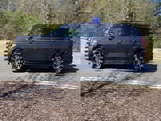 Certified 2025 Ford Expedition Active image 10