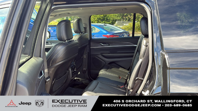 Used 2023 Jeep Grand Cherokee L Limited AWD/4WD image 23