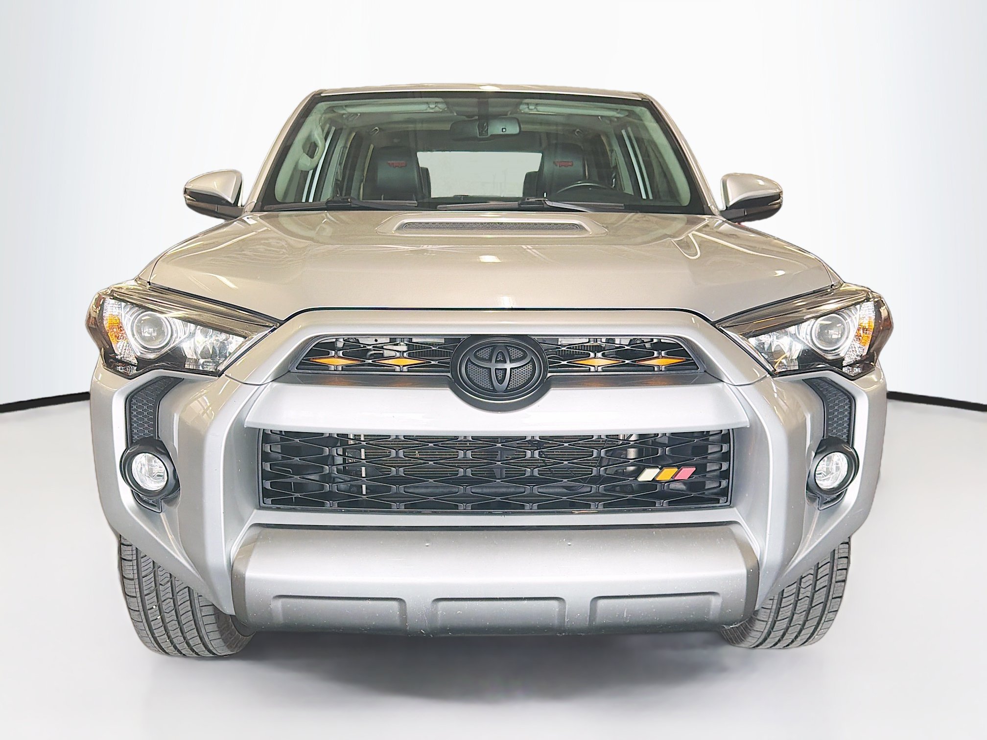 Used 2018 Toyota 4Runner TRD Off-Road Premium AWD/4WD image 2