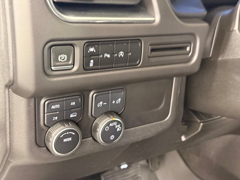 Used 2023 Chevrolet Tahoe RST AWD/4WD image 35