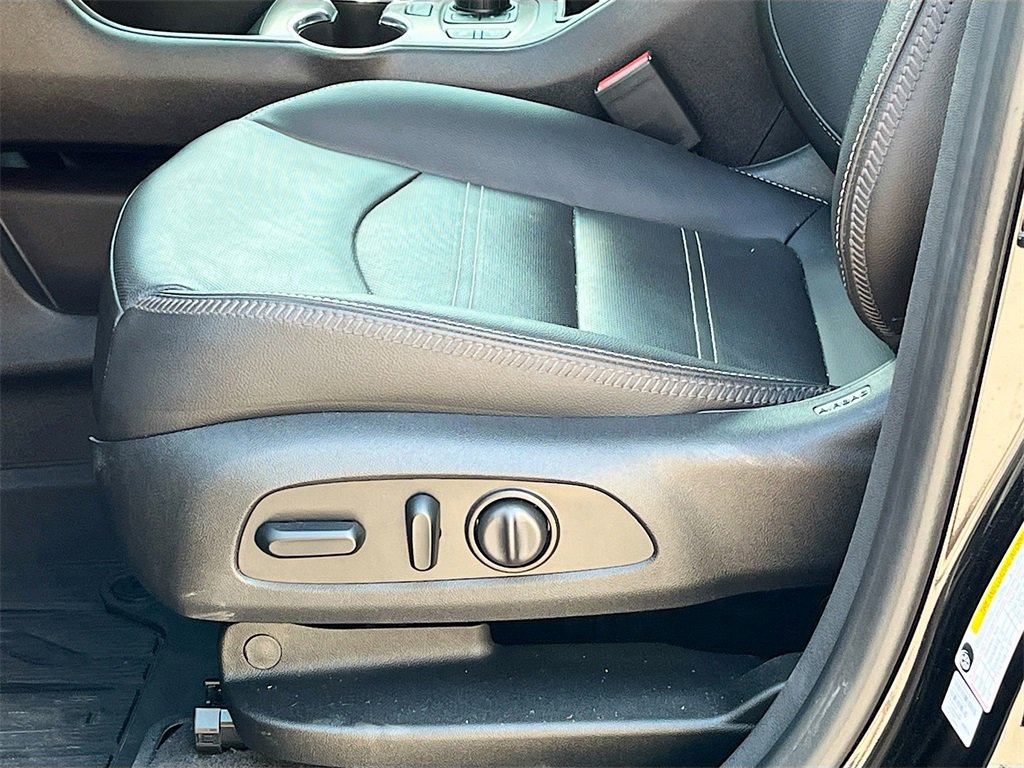 Used 2024 GMC Terrain Denali w/ Denali Premium Package image 20