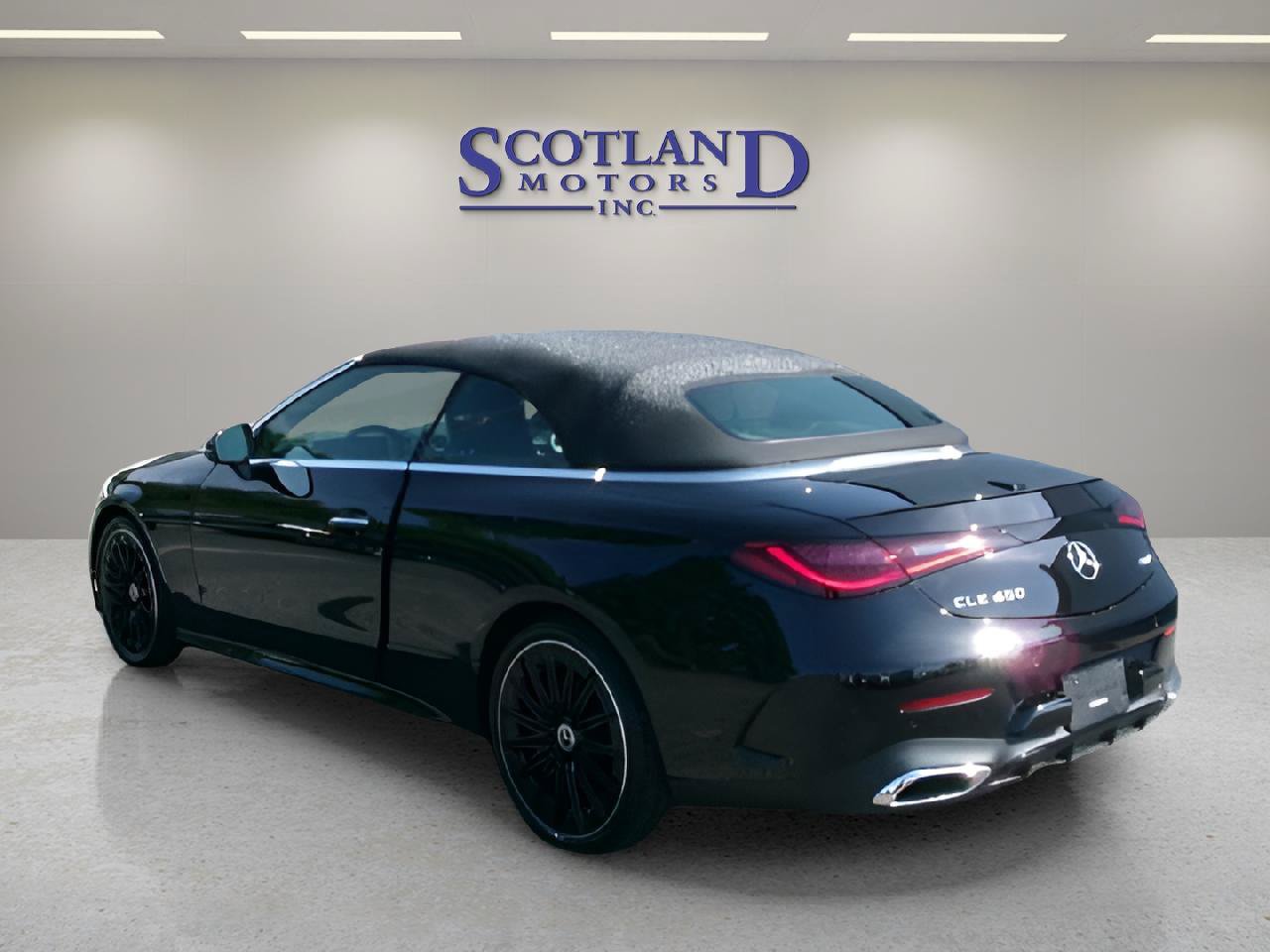 Used 2025 Mercedes-Benz CLE 450 4MATIC Cabriolet w/ Night Package image 8