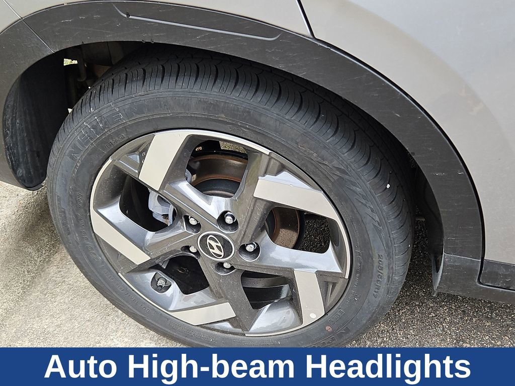 Used 2025 Hyundai Venue SEL FWD image 8