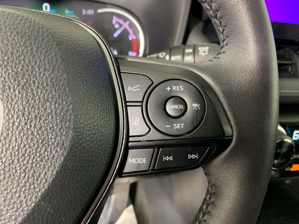 Used 2023 Toyota RAV4 XLE Premium AWD/4WD image 23